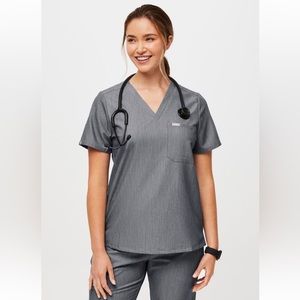 FIGS Scrub Top - very gently used